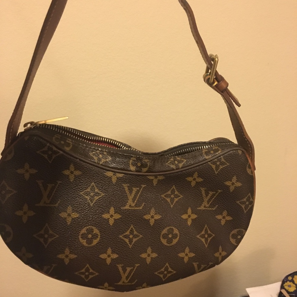 Louis Vuitton croissant